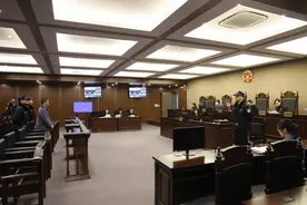 租40余部手机回收套现18万元，却需偿还40余万？这起上海首案宣判图片