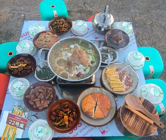 走！去云南禄丰恐龙谷吃年猪饭