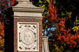 哈佛硬刚政府整改令 特朗普连发“断供+收税”双重威胁图片