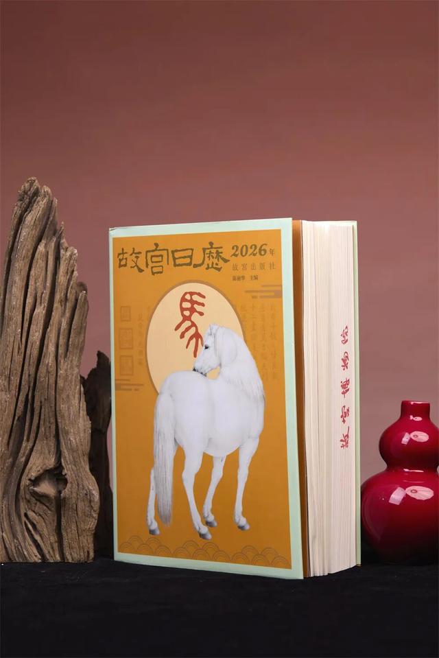 每年在故宫排大队的年轻人，可能不是来逛的......