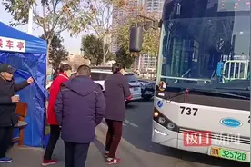 排隐患修暖棚，武汉公交“花样”保证冬运畅通图片