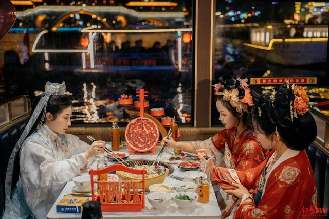 双节假期结束，各大景区纷纷晒出亮眼成绩单