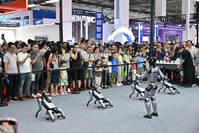 机器人大会感受“副中心智造”，集群跃升构建产业生态