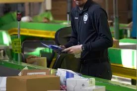 中美会谈后，美国对华小包裹关税也大幅降低图片