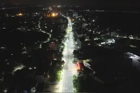 湛江市坡头区：官渡镇5800余盏路灯“上岗”，照亮乡村群众幸福路图片