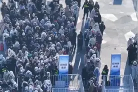 冰雪大世界回应“开园首日游客要求退票”图片