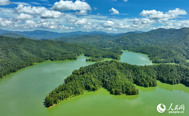 江西上犹：湖光山色景如画