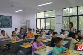 谭燕子：孩子们的“老师妈妈”图片