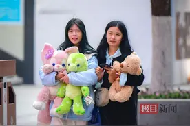 太阳出来喜洋洋图片