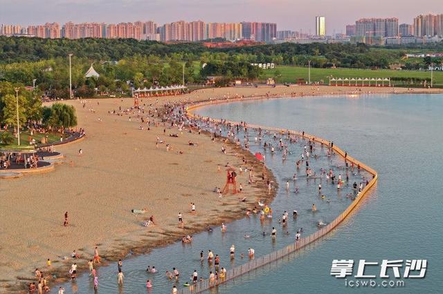 组图｜松雅湖金沙银滩：落日熔金里的人间烟火