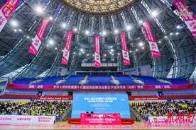 全国13支队伍“打卡”岳阳，全运会群众女篮预赛激情开赛图片