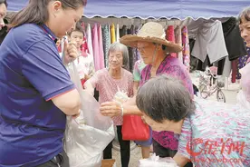 十年“爱心餐” 多少情和意图片
