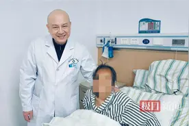 86岁老人莫名腹痛加腿痛，原来是患上了这个疾病图片