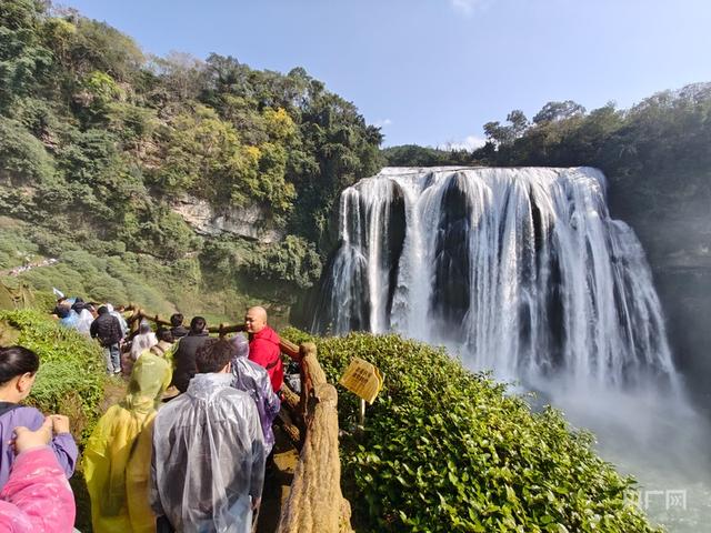 褪去喧嚣显壮阔！初冬黄果树大瀑布成游客热门打卡地