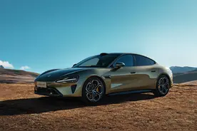 小米SU7汽车成2024开年热度最高车型！超问界和奥迪图片