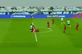 0:0！国足上半场暂平巴林图片