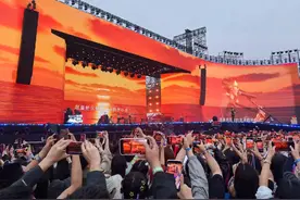 「黄小西」T²音乐与艺术节开幕，崔健、吴克群、萧敬腾、张含韵……陪你一起共赴音乐狂潮图片