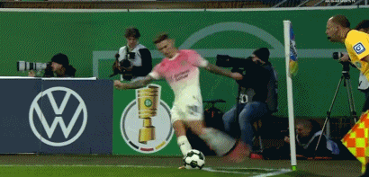 90分钟战报：勒沃库森1-1十人帕德博恩，格里马尔多任意球破门