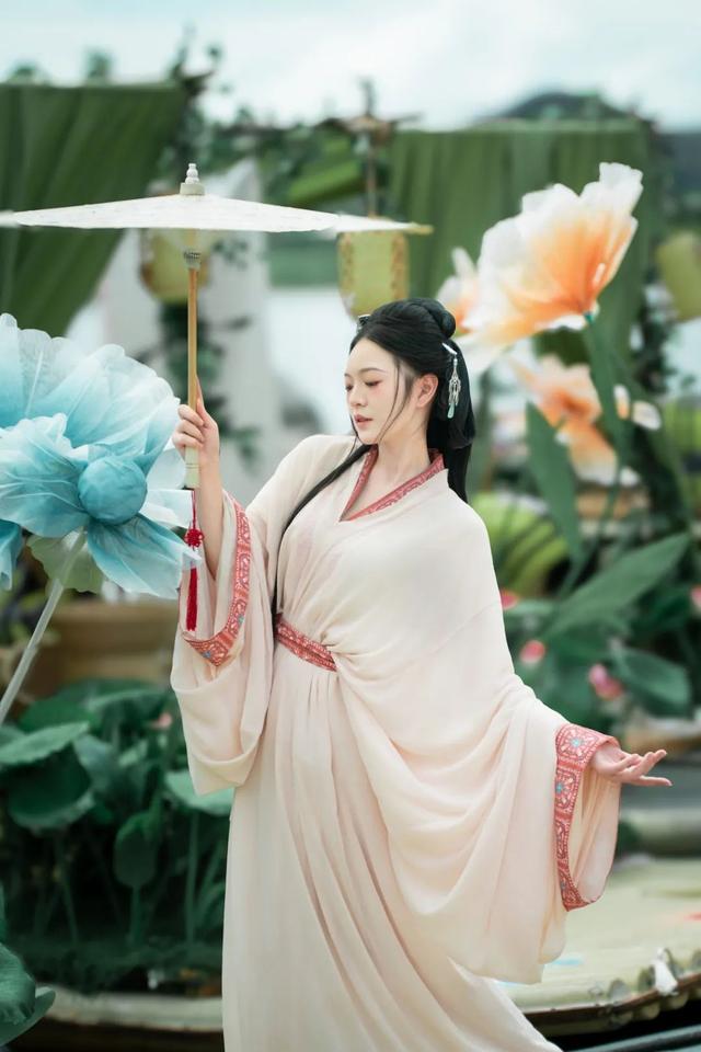 竹筏漂流焕新出圈！龙虎山森系网红竹筏上线啦！