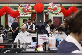 二月二“龙抬头”，北京多家理发店提前开门迎客图片