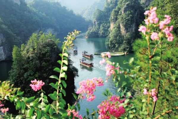 “会说话”的宝峰湖