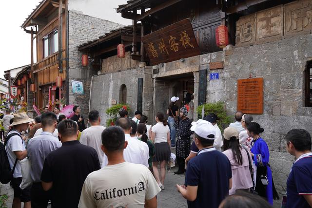 聚焦安顺旅发大会丨屯堡遗韵引客来——第十一届安顺旅游产业发展大会嘉宾观摩西秀区旧州镇侧记