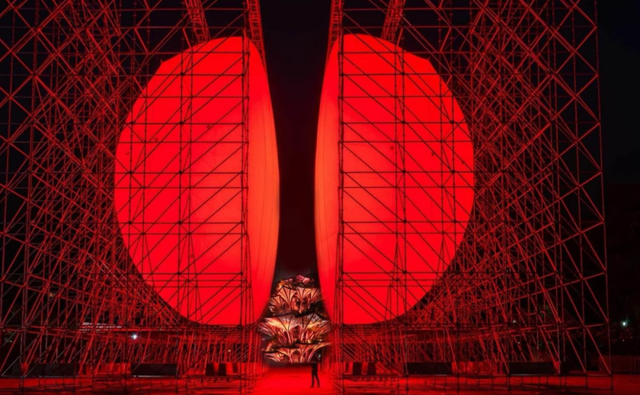 当 “生命之树” 焕新长安，这场光影盛宴藏着西安万象城的周年情书