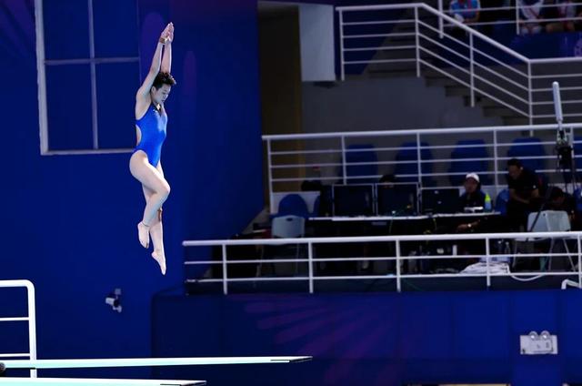广东队获十五运会跳水首金！全红婵时隔半年复出首赛状态神勇