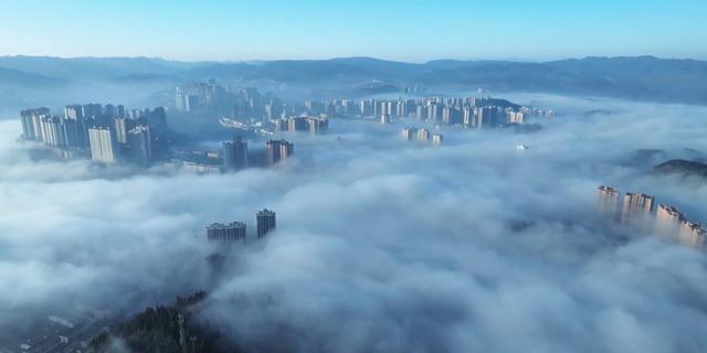 盘州多地出现壮丽云海景观