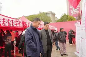 常德西洞庭管理区：举办招聘会，促进就地就近就业图片