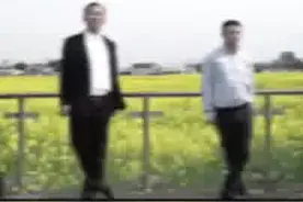 乡镇书记镇长跳魔性舞蹈火了 自己也被逗笑了图片