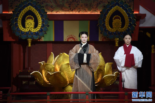 西安：汉服展演引客来