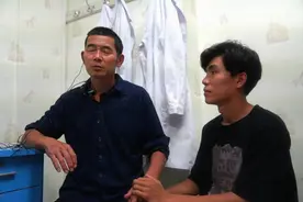 “给爸爸装上人工耳蜗，是我最有成就感的事！”图片