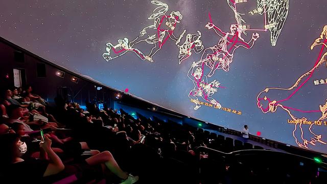 放假了，AI、机器人都来广东打卡世界最大科技馆了？