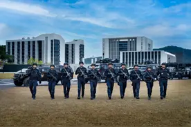 五一致敬广州公安民警：曾夺刀解救人质，抓捕重大专案头目图片