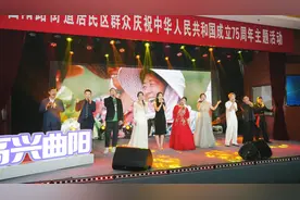 上海这个社区唱歌比赛，著名歌唱家、国家一级演员都来当评委了图片