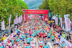 在律动中感受诗意与春天，万名跑友3月30日竞速2025张家界武陵源马拉松图片