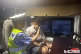 酒驾发生事故找人“顶包”，交警调取监控当场识破图片