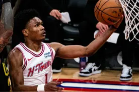 NBA常规赛：火箭胜爵士图片