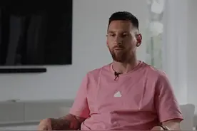 梅西：我与C罗的“战争”是史诗般的，对球迷来说是美好回忆图片