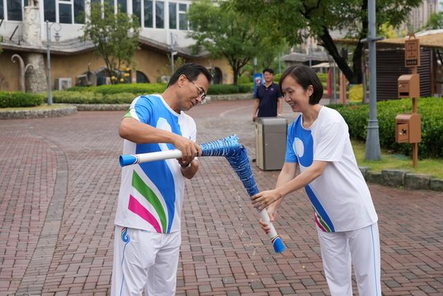 泉脉绵延处 精神共潮生——2025济南国际泉水节“泉炬”传递历城站侧记
