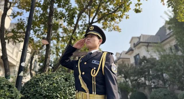 趁秋色浪漫，见一面吧