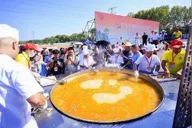 千人共品一锅汤！首届武汉汪集汤食文化旅游节开幕图片
