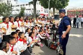 山东滕州：开展应急演练 提高自救能力图片