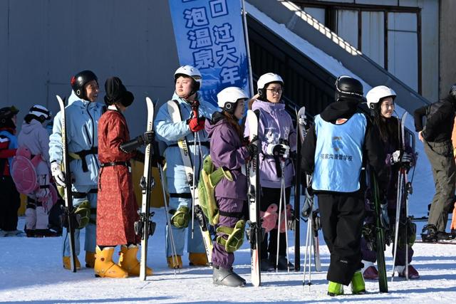 山海有情 冰雪辽宁丨告别“猫冬”！在辽宁体验滑雪、温泉、赶集的“三重快乐”