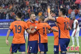 中超：青岛海牛主场完胜长春亚泰 收获赛季首胜图片