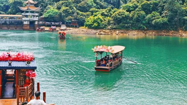 9月畅游鼎湖山！学生游船8折，教师免费！还有酒店福利→
