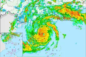 超强台风“摩羯”已于今日16时20分在海南文昌沿海登陆！图片