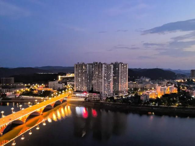 乐游绵阳 清凉一夏 ‖ 这“夏”，真藏不住了——八月盐亭的烟火与清凉