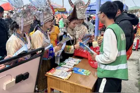 融水良寨乡、同练瑶族乡、安陲乡开展新春禁毒宣传活动图片